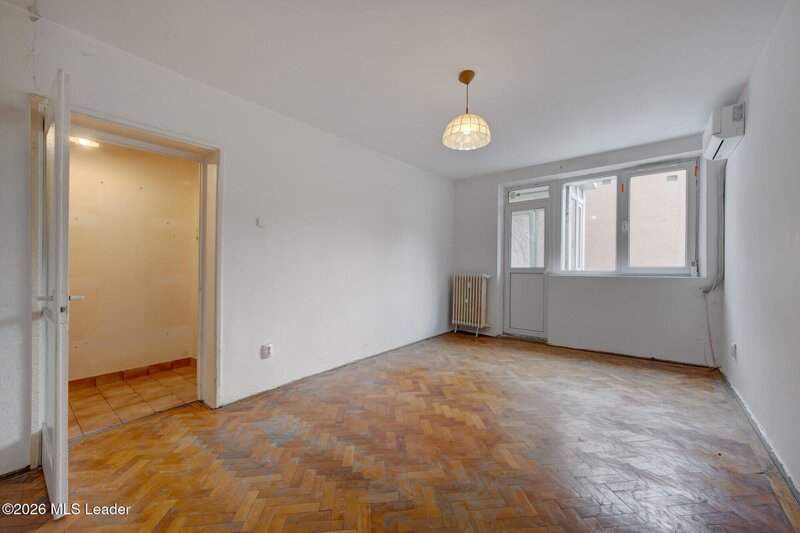 Titan, 2 camere langa parcul IOR, etaj 1, potential de transformare