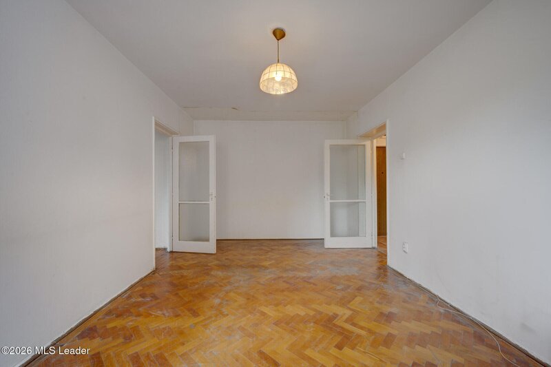 Titan, 2 camere langa parcul IOR, etaj 1, potential de transformare