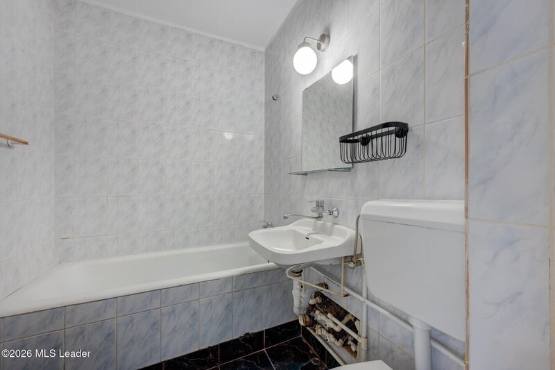 Titan, 2 camere langa parcul IOR, etaj 1, potential de transformare