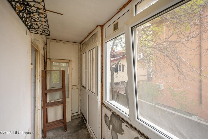 Titan, 2 camere langa parcul IOR, etaj 1, potential de transformare