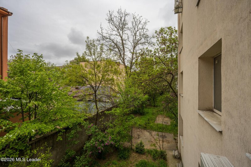 Titan, 2 camere langa parcul IOR, etaj 1, potential de transformare